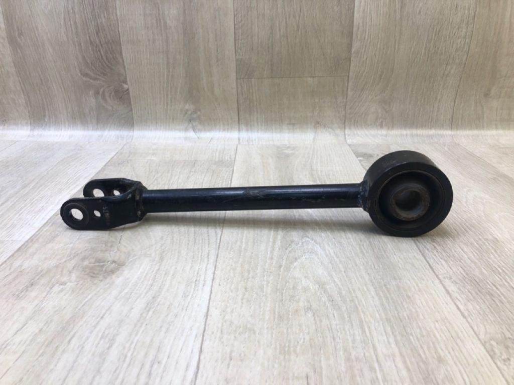 551103JA0A | Важіль задньої підвіски нижній поперечний прав. NISSAN PATHFINDER R52 12-21