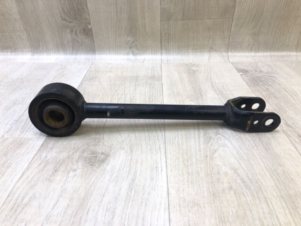 551103JA0A | Важіль задньої підвіски нижній поперечний прав. NISSAN PATHFINDER R52 12-21