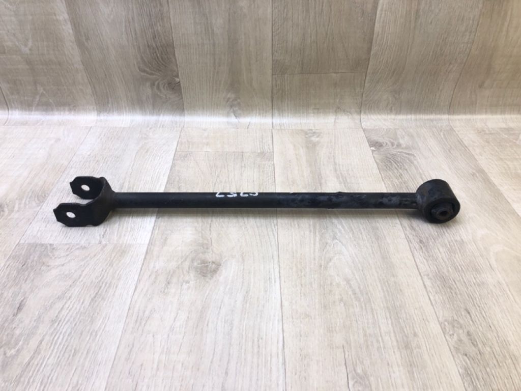 4871033070 | Рычаг задней подвески поперечный нижний TOYOTA CAMRY 30 02-06