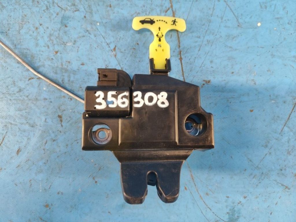 64600-06010 | Замок крышки багажника TOYOTA CAMRY 40 06-11