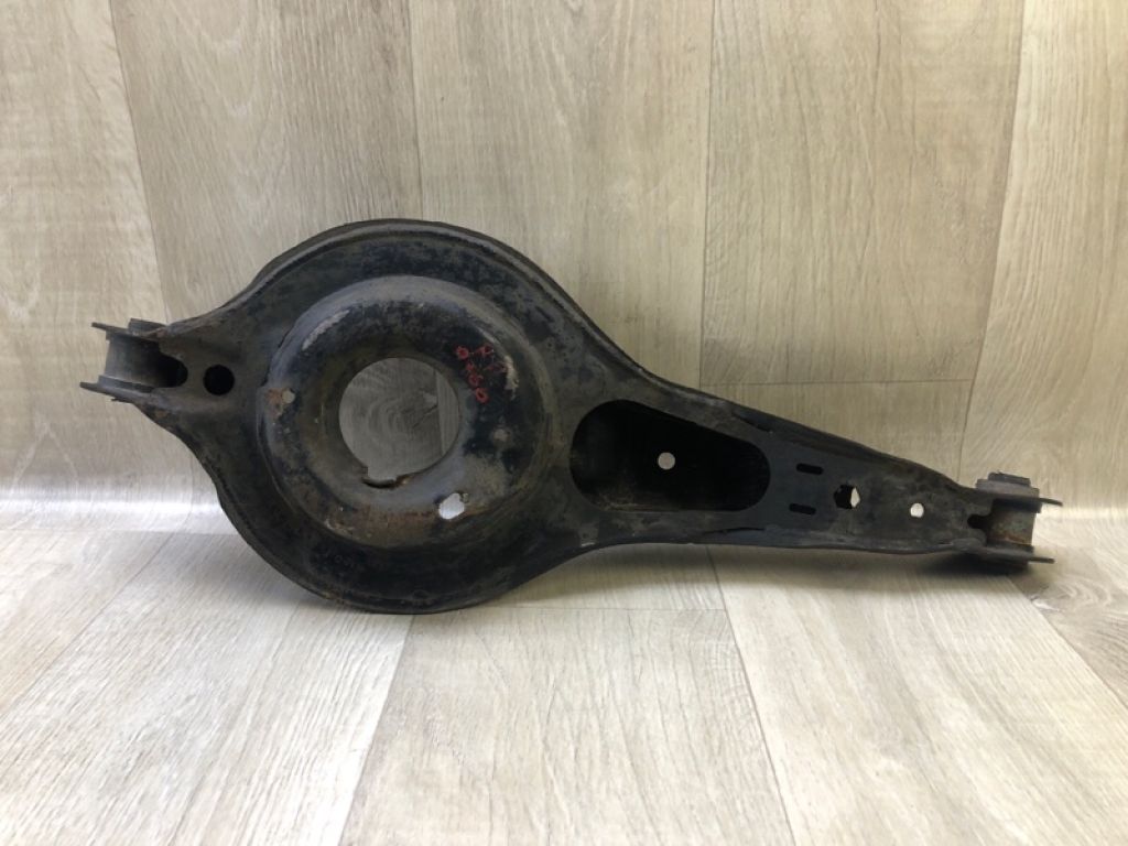 BV6Z-5500-C | Важіль задньої підвіски нижній поперечний прав. FORD FOCUS 10-18 - Фото 2