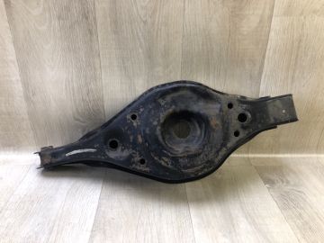 Важіль задньої підвіски нижній поперечний лів. NISSAN PATHFINDER R52 12-21