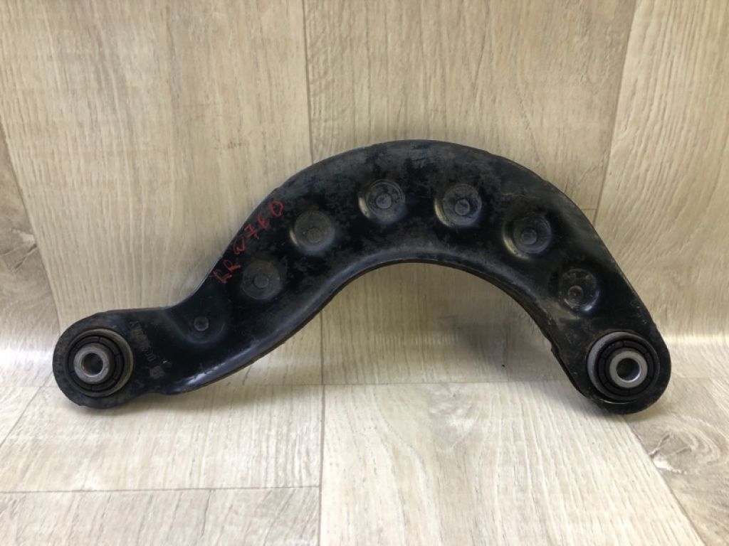 BV6Z-5500-E | Рычаг задней подвески поперечный верхний прав. FORD FOCUS 10-18 - Фото 2