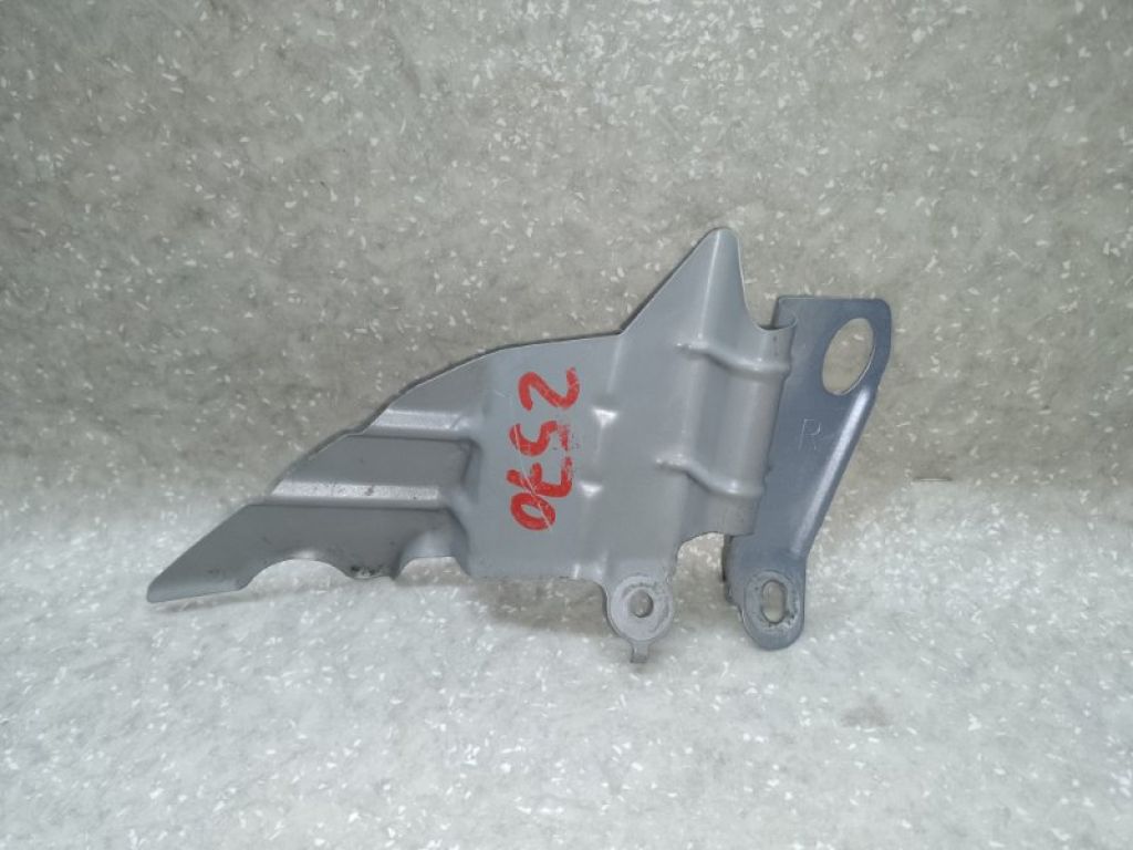 60616-SEA-300ZZ | Кронштейн крила передн. прав. ACURA TSX 04-08