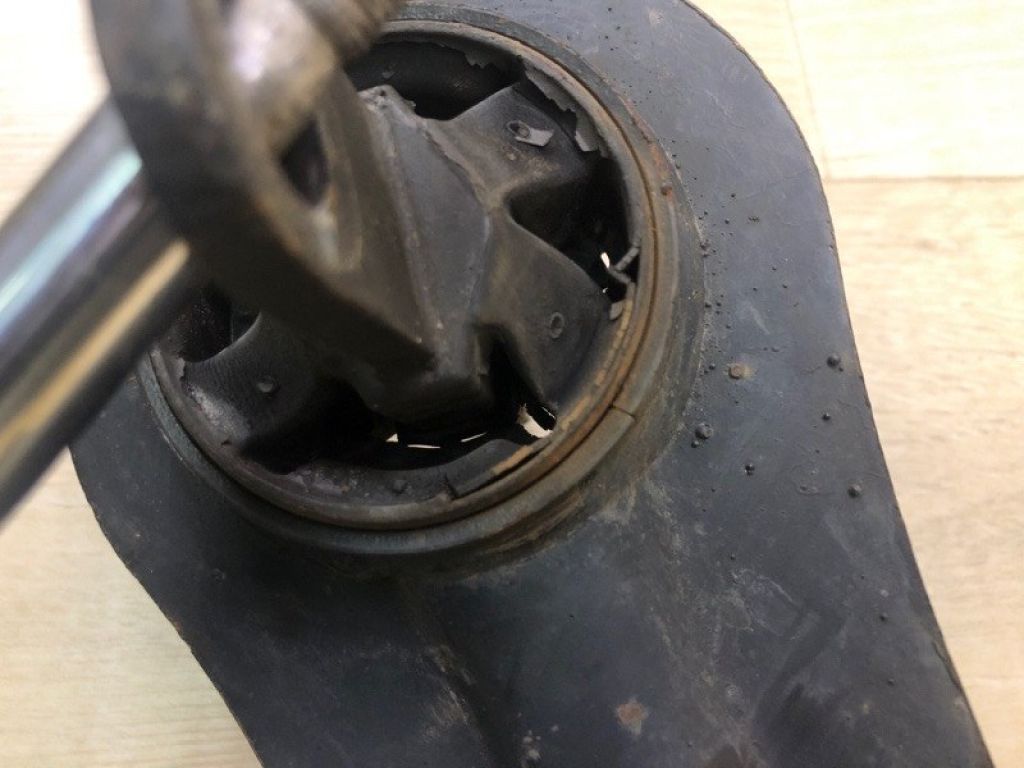 BV6Z-5A968-B | Рычаг задней подвески продольный прав. FORD FOCUS 10-18 - Фото 7