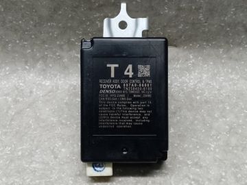 Блок управления дверей TOYOTA CAMRY 70 17-