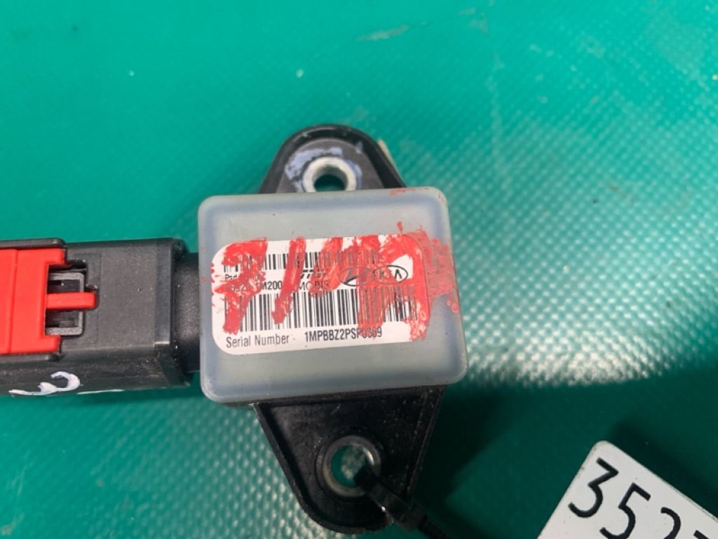 95920-1M200 | Датчик удара лев. HYUNDAI SONATA YF 10-14 - Фото 4