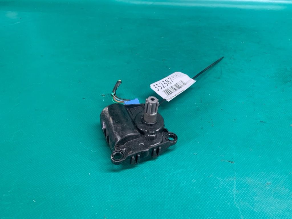 97162-3SAA0 | Моторчик заслінки пічки HYUNDAI SONATA YF 10-14