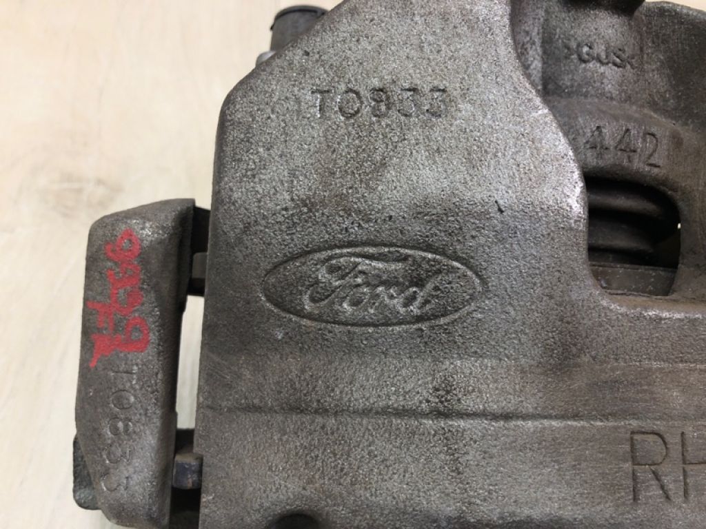 BV6Z-2B120-A | Супорт гальмівний передн. прав. FORD ESCAPE 12-19 - Фото 5