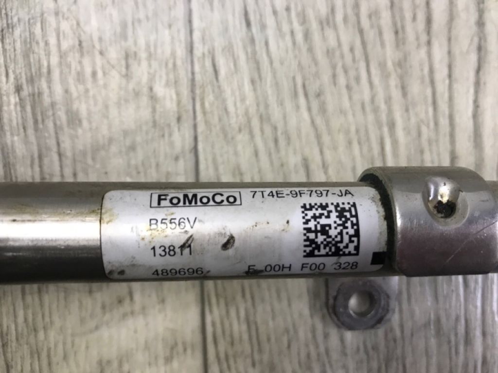 CY01-13-150A | Паливна рейка MAZDA CX-9 06-16 - Фото 3