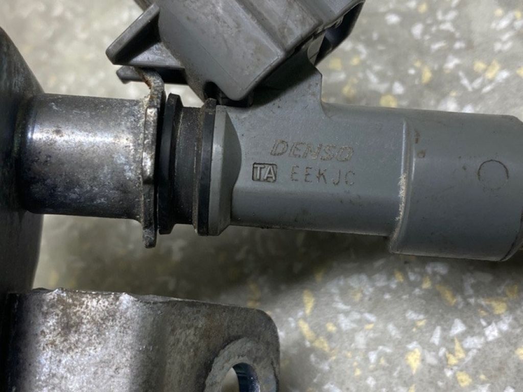 16611AA88A | Форсунка паливна SUBARU LEGACY BN 14-18 - Фото 4