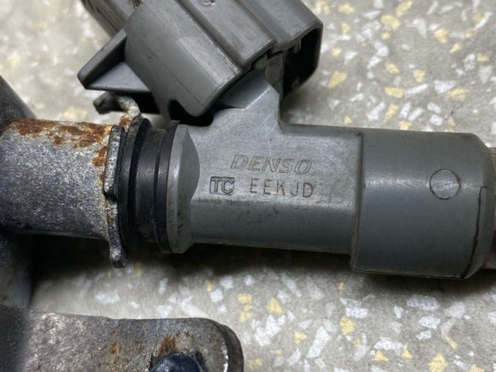 16611AA88A | Форсунка паливна SUBARU LEGACY BN 14-18 - Фото 5