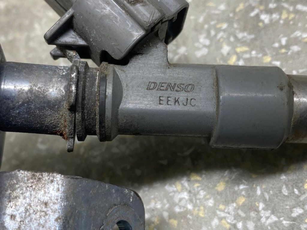 16611AA88A | Форсунка паливна SUBARU LEGACY BN 14-18 - Фото 6