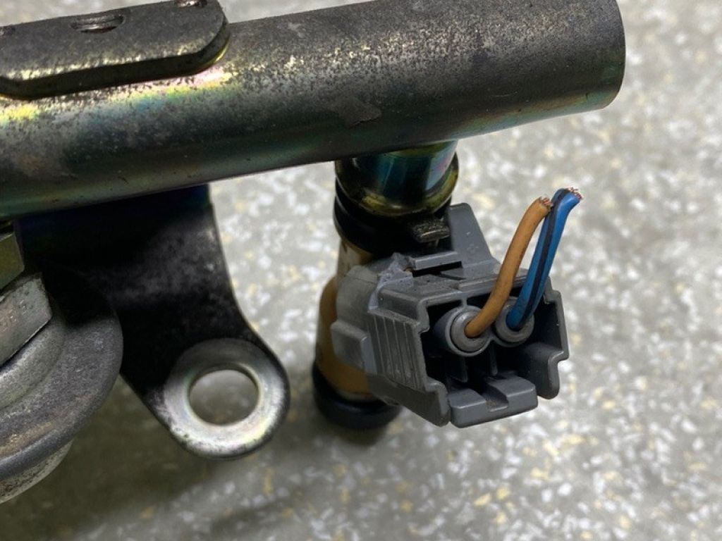 16611AA680 | Форсунка паливна SUBARU FORESTER SG 02-07 - Фото 4