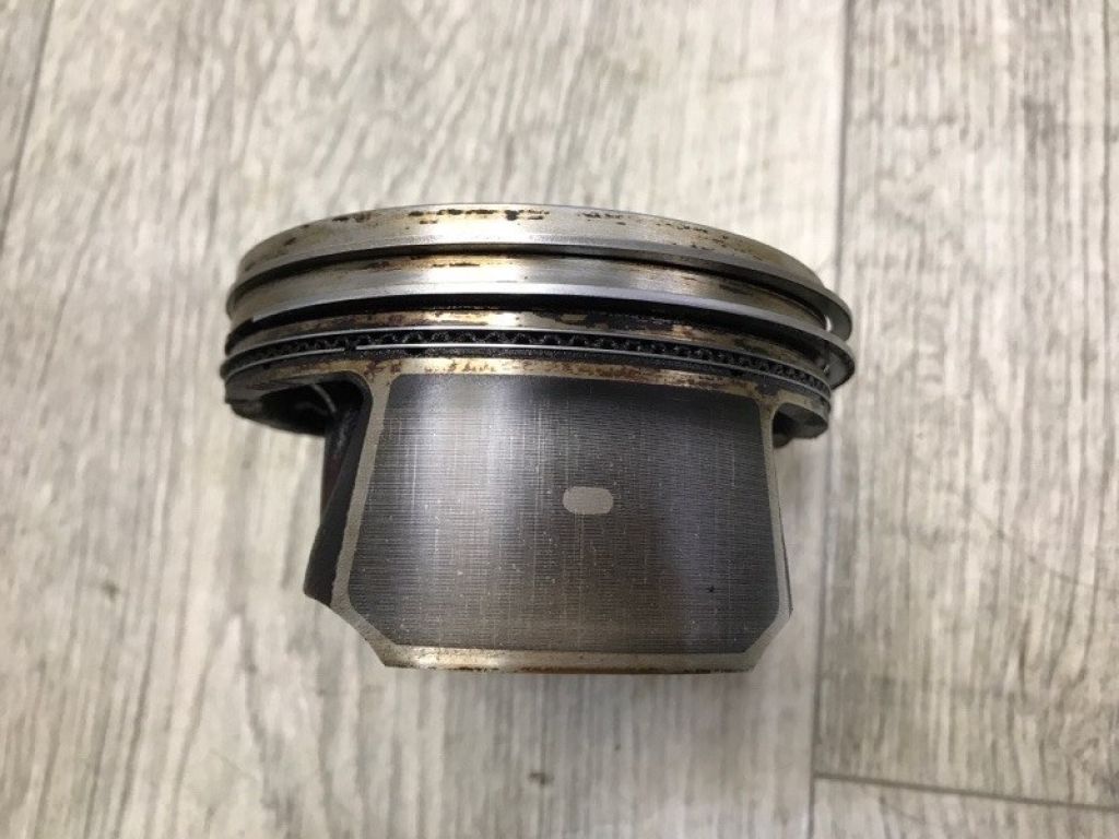 8M8E-6K100-GA | Поршень MAZDA CX-9 06-16 - Фото 4