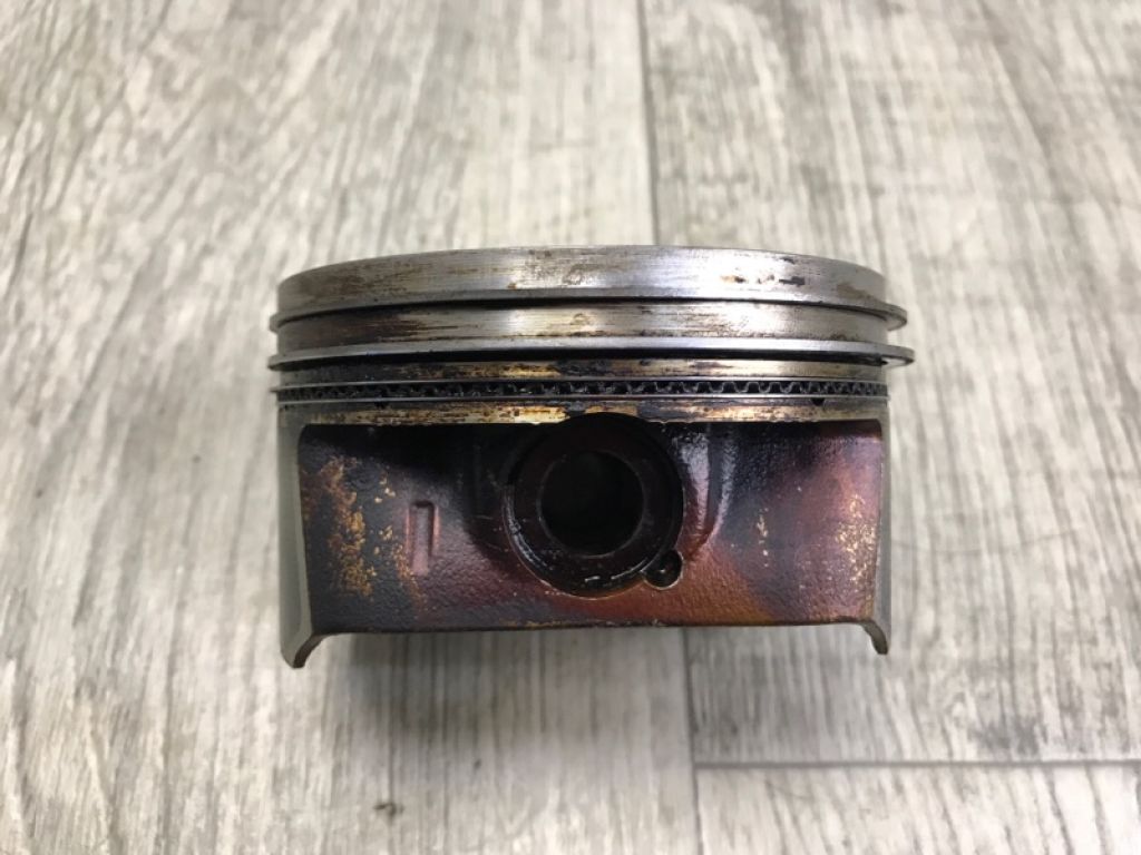 8M8E-6K100-GA | поршень MAZDA CX-9 06-16 - Фото 3