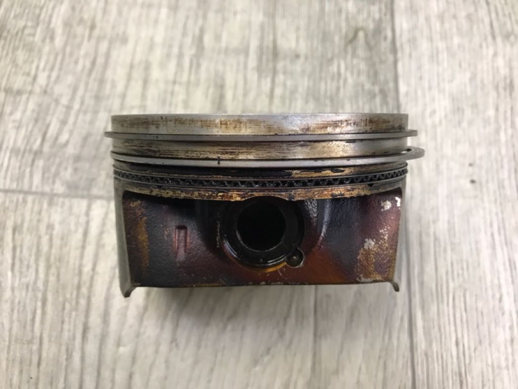 8M8E-6K100-GA | поршень MAZDA CX-9 06-16 - Фото 3