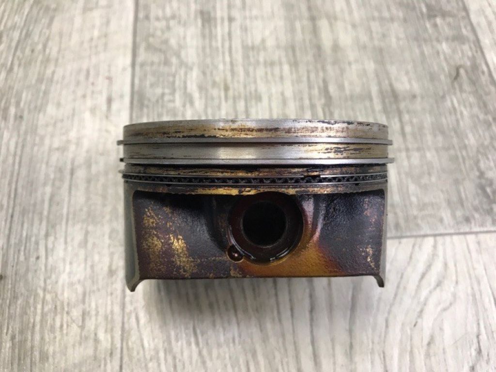 8M8E-6K100-GA | поршень MAZDA CX-9 06-16 - Фото 3