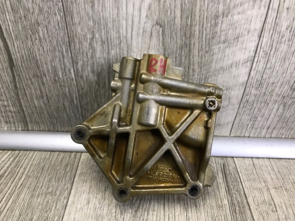 CY01-10-660 | Кронштейн прав. MAZDA CX-9 06-16