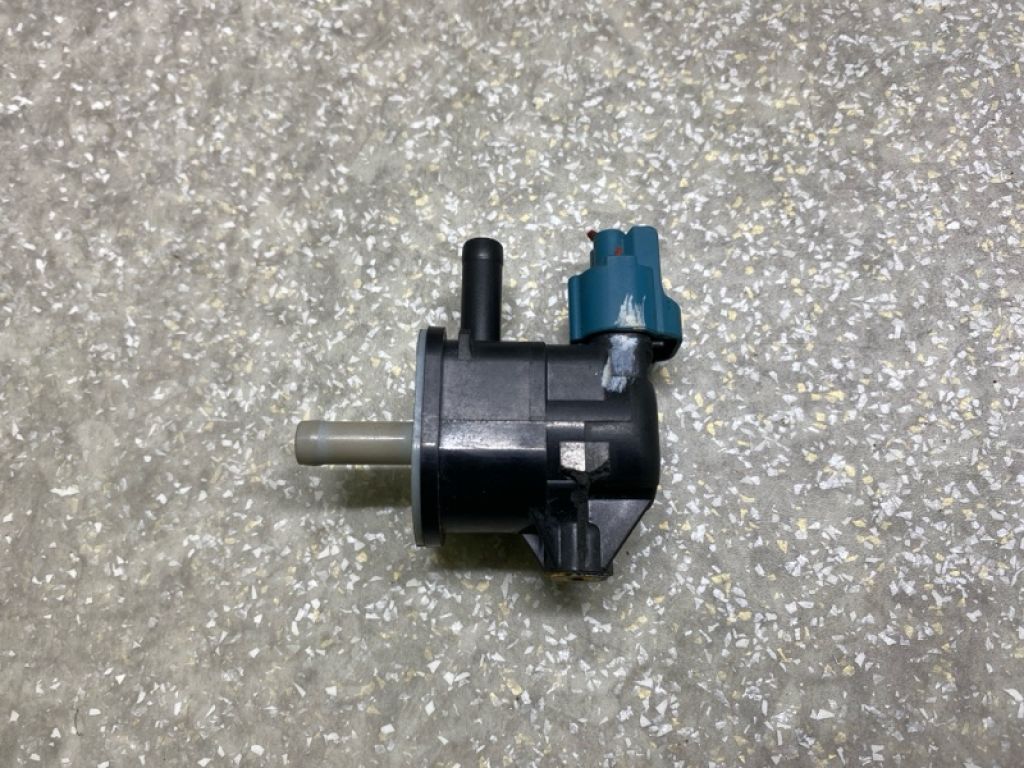 16131AA060 | Клапан электромагнитный (вакуумный) SUBARU LEGACY BN 14-18