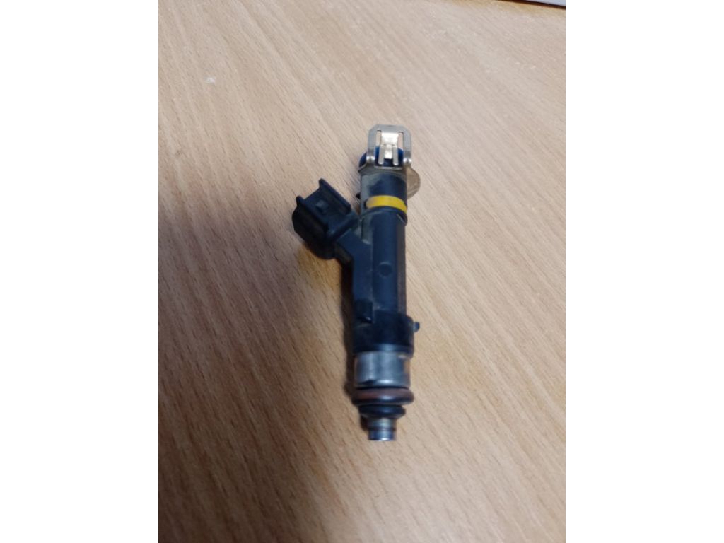 L3G5-13-250 | Форсунка топливная MAZDA 3 BK 03-08