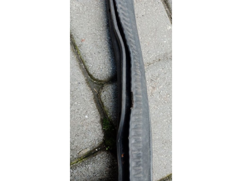 Уплотнитель двери FORD FUSION 14- - Фото 3