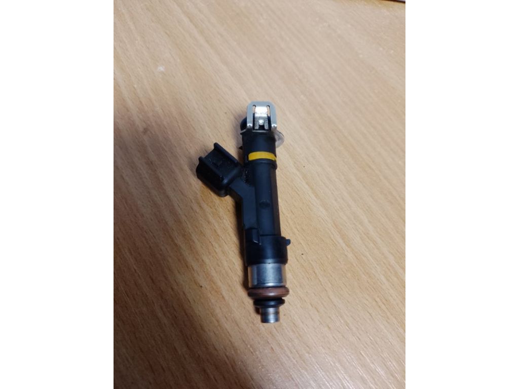 L3G5-13-250 | Форсунка топливная MAZDA 3 BK 03-08