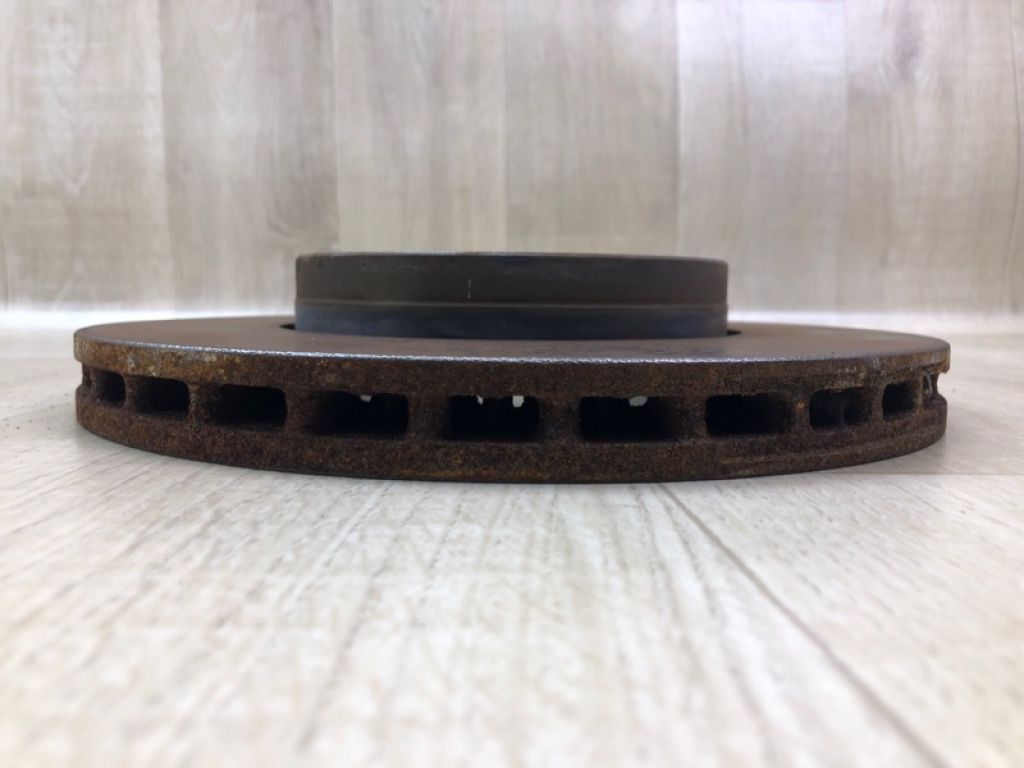 BV6Z-1125-E | Тормозной диск передний FORD FOCUS 10-18 - Фото 2