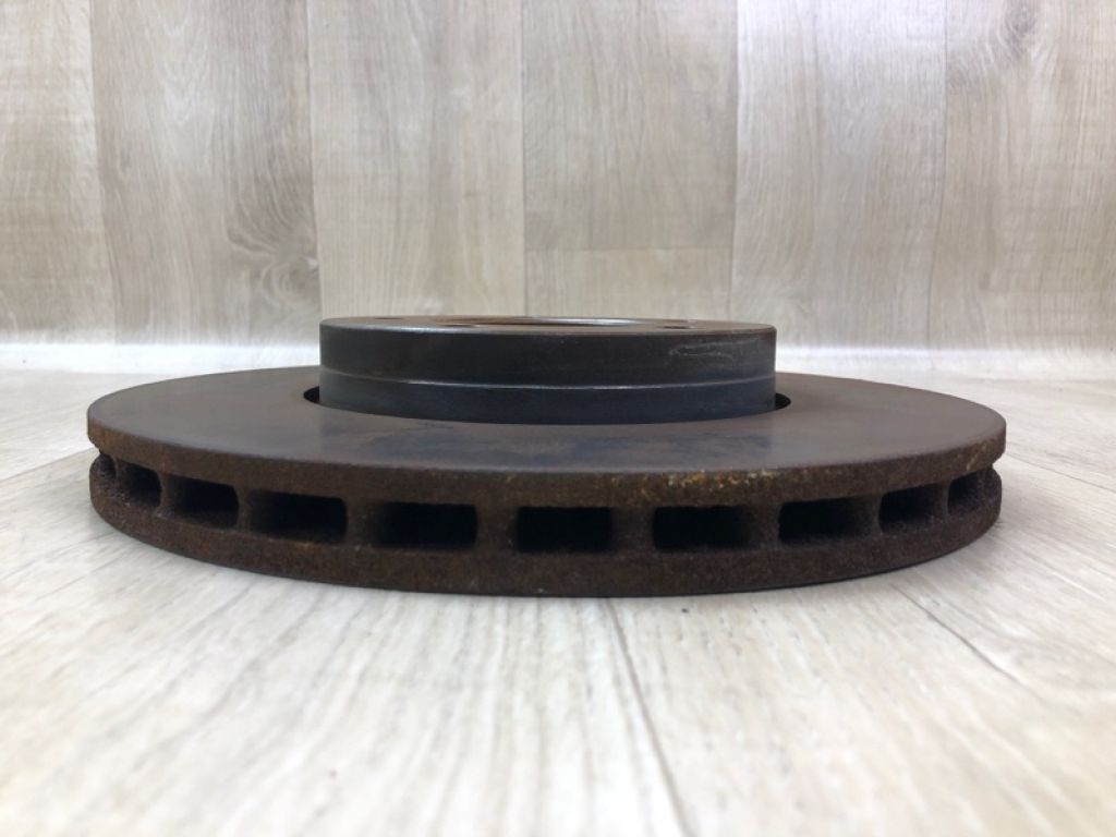 BV6Z-1125-E | Тормозной диск передний FORD FOCUS 10-18 - Фото 2