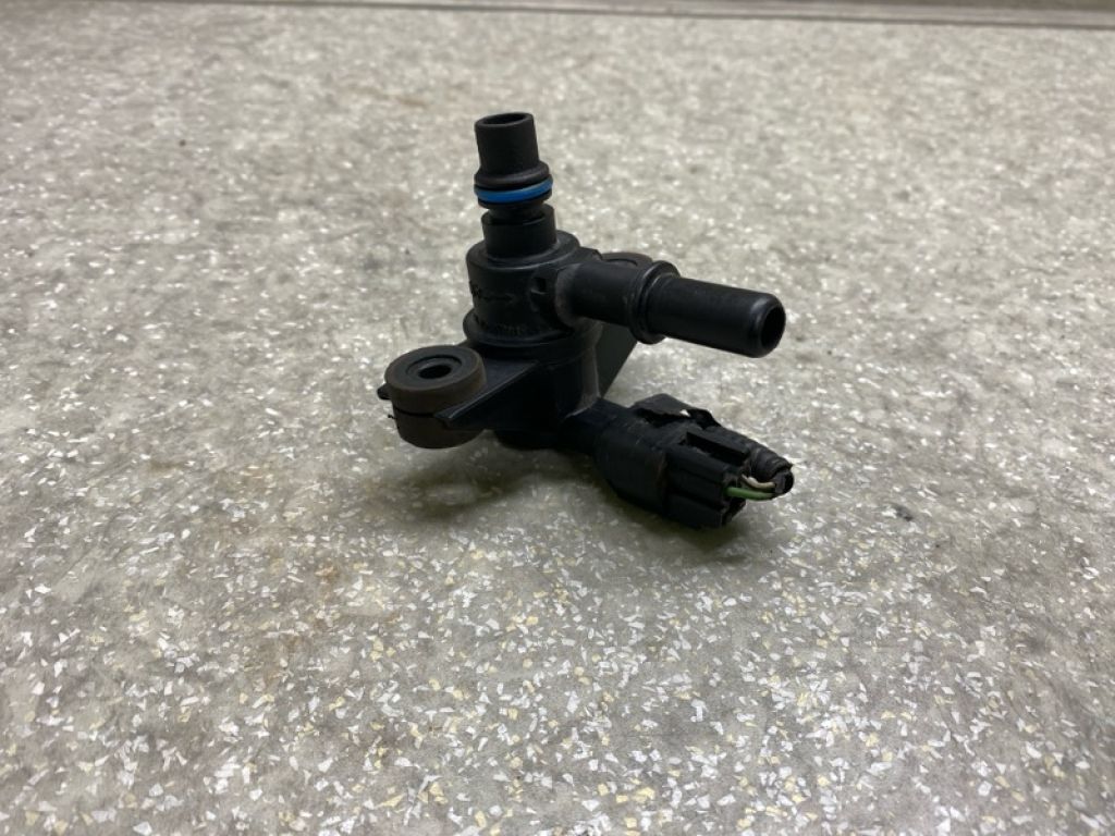 9U5Z-9C915-J | Клапан вентиляции топливного бака FORD ESCAPE 12-19 - Фото 2