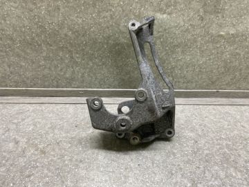 Кронштейн насоса гідропідсилювача керма SUBARU LEGACY 09-15 BM