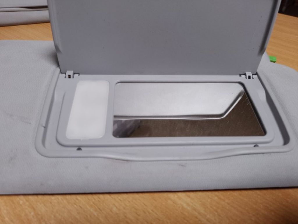 Козирок сонцезахисний HONDA CIVIC 5D 06-11 - Фото 4