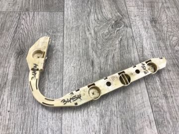 Кронштейн заднього бампера прав. NISSAN ROGUE 08-15