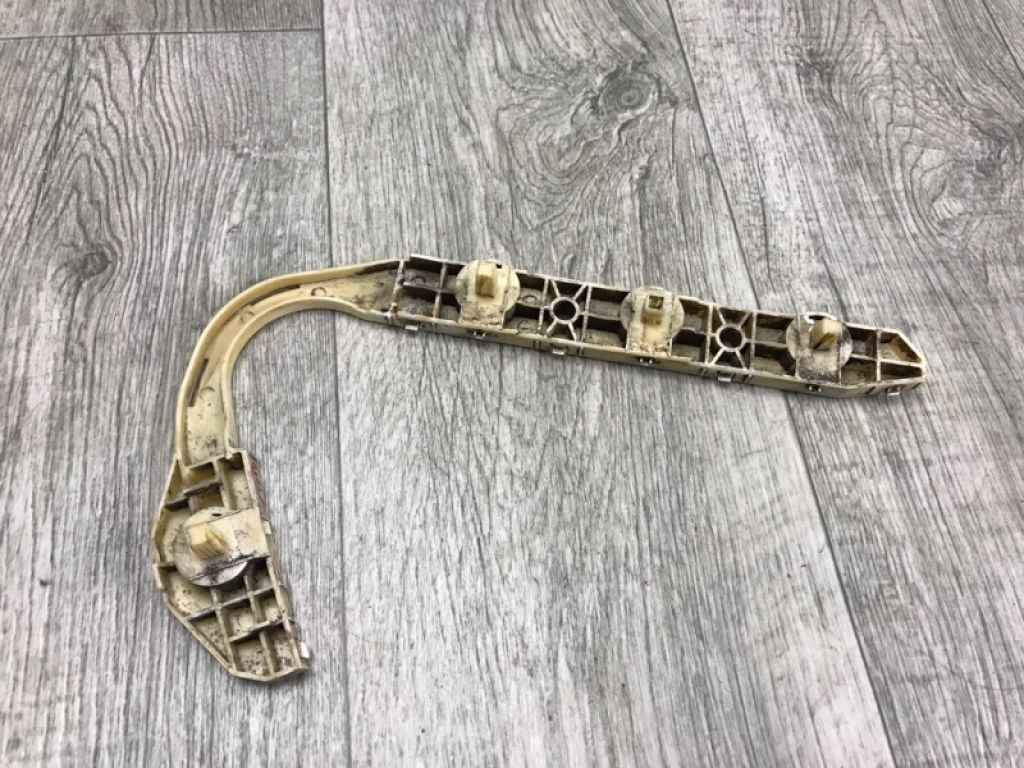 85220JM000 | Кронштейн заднього бампера прав. NISSAN ROGUE 08-15 - Фото 2