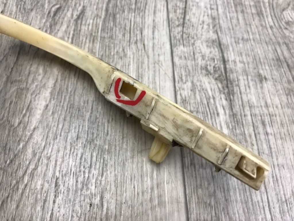 85220JM000 | Кронштейн заднього бампера прав. NISSAN ROGUE 08-15 - Фото 4