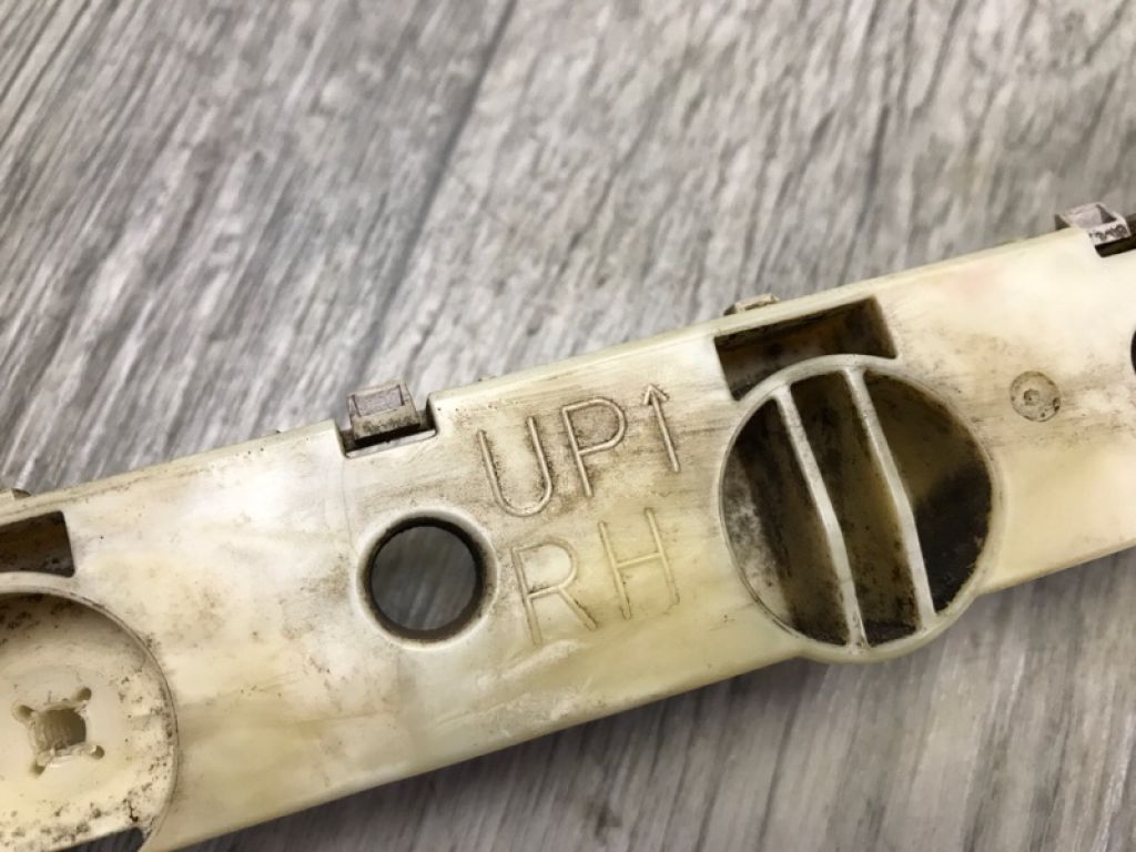 85220JM000 | Кронштейн заднього бампера прав. NISSAN ROGUE 08-15 - Фото 5