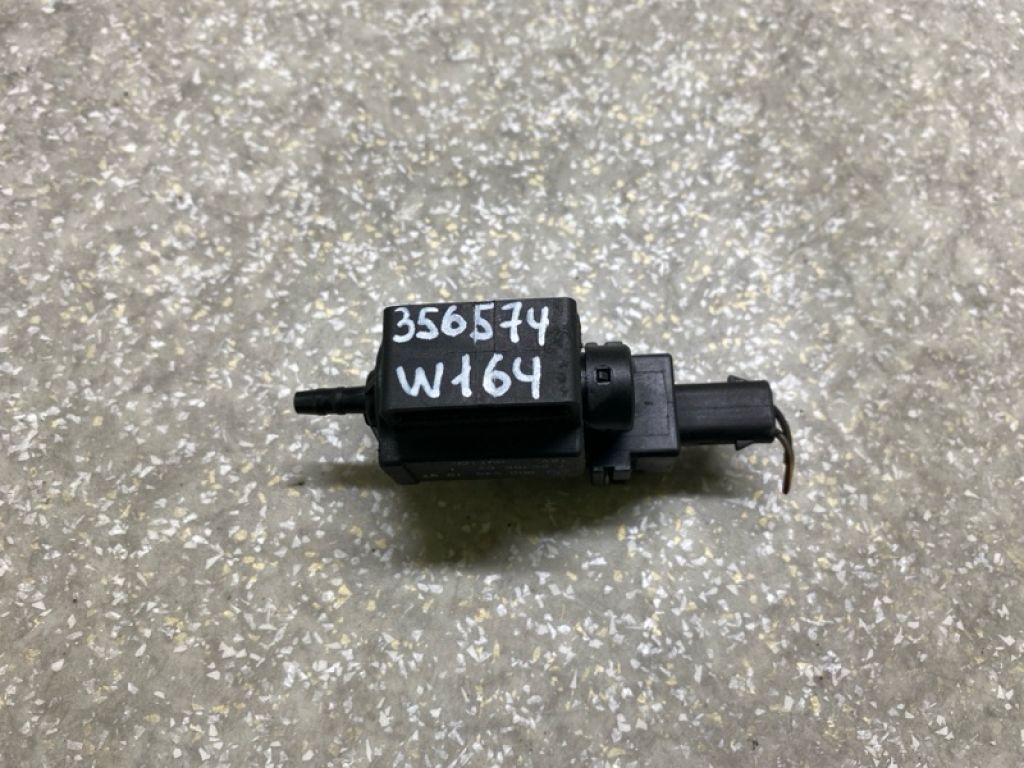 A 002 540 18 97 | Клапан электромагнитный (вакуумный) MERCEDES GL-CLASS X164 06-12 - Фото 3