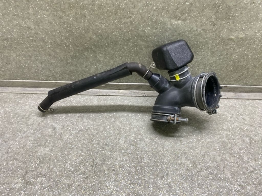 17881-37330 | патрубок повітряного фільтра TOYOTA PRIUS 16- - Фото 2