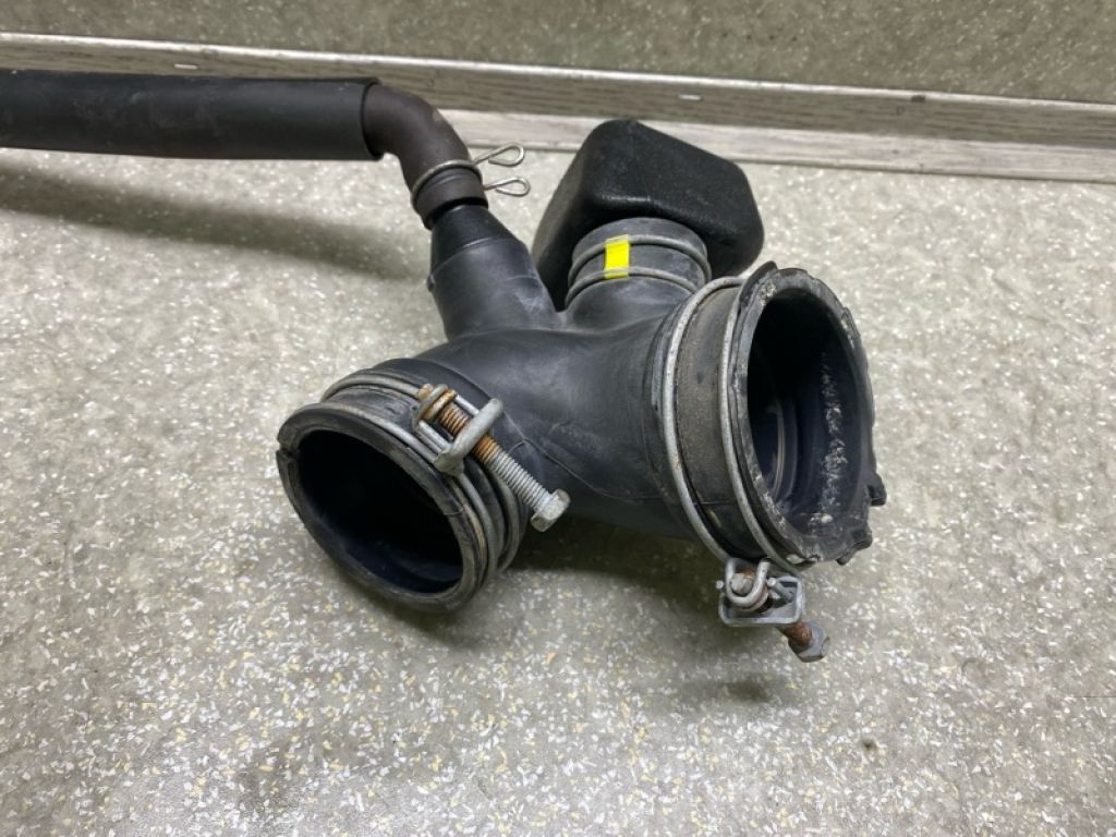 17881-37330 | патрубок повітряного фільтра TOYOTA PRIUS 16- - Фото 3