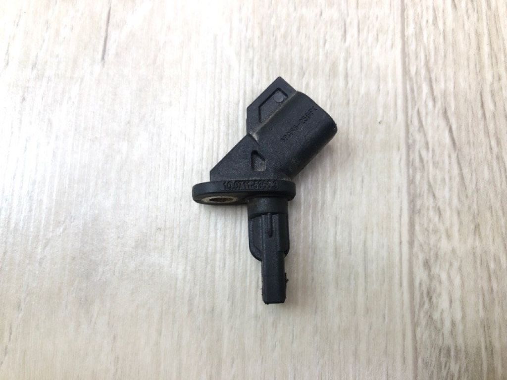 HV6Z-2C204-A | Датчик ABS передн. прав. FORD FOCUS 10-18