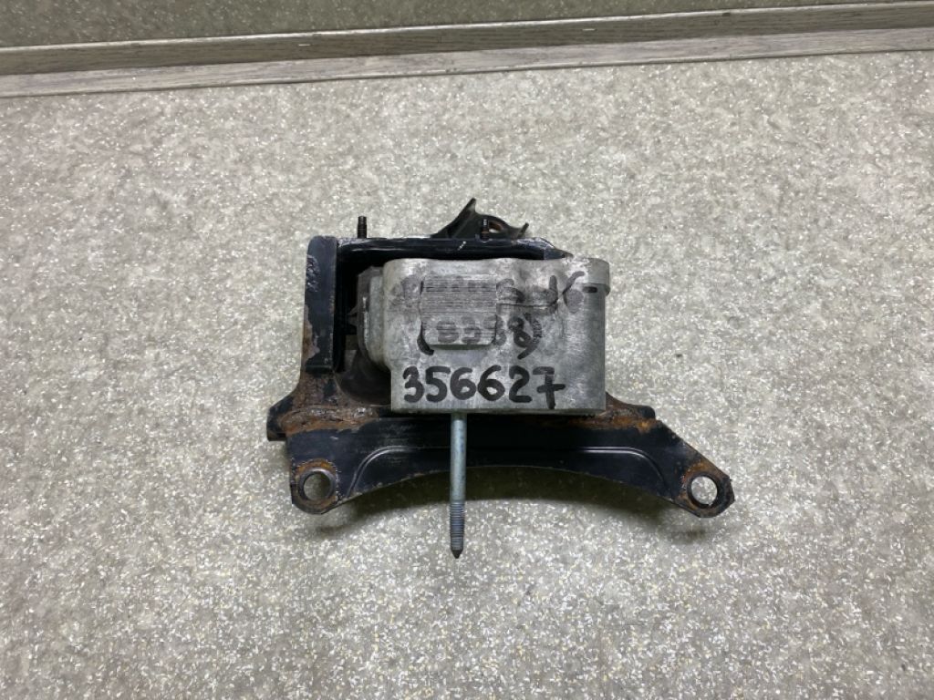 12372-37311 | Подушка АКПП TOYOTA PRIUS 16-