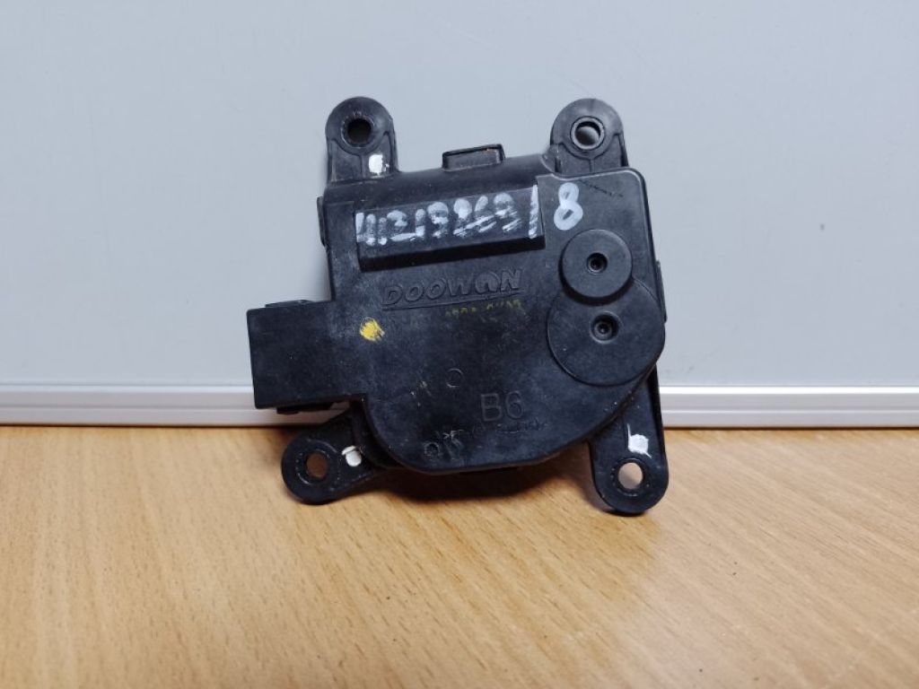 97161-1JAA0 | Моторчик заслонки печки KIA SORENTO UM 14-