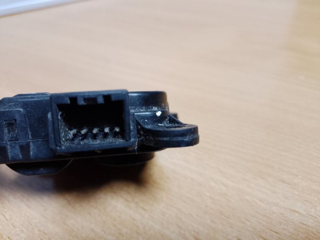 97161-1JAA0 | Моторчик заслонки печки KIA SORENTO UM 14- - Фото 4