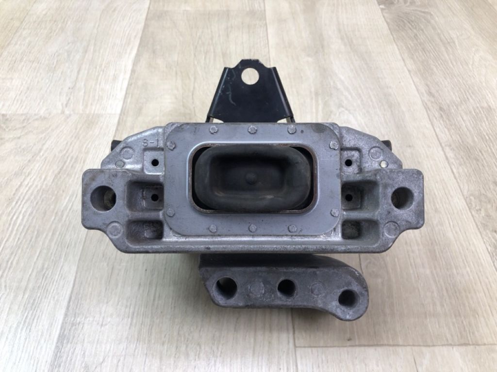 1091A211 | Подушка двигуна прав. MITSUBISHI OUTLANDER GF 12-