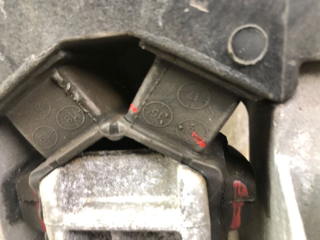 39037511 | Подушка АКПП лів. CHEVROLET CRUZE 15- - Фото 9