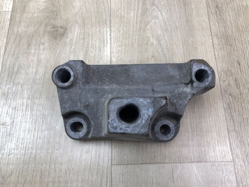 68186227AA | Кронштейн двигуна лів. JEEP PATRIOT 10-17 - Фото 3