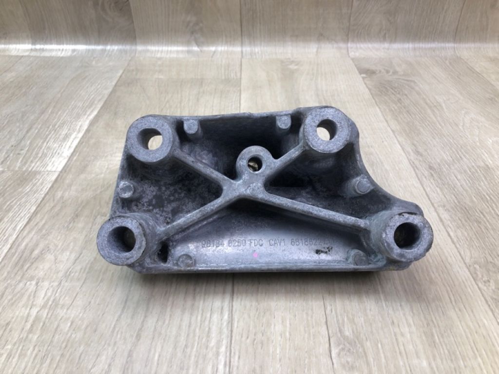 68186227AA | Кронштейн двигуна лів. JEEP PATRIOT 10-17 - Фото 5