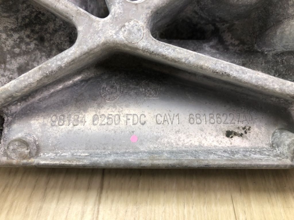 68186227AA | Кронштейн двигуна лів. JEEP PATRIOT 10-17 - Фото 6