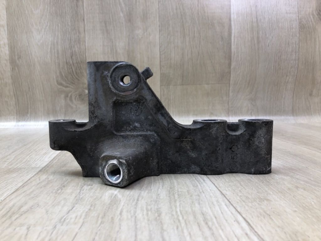 123130P060 | Кронштейн двигуна прав. TOYOTA VENZA 09-16