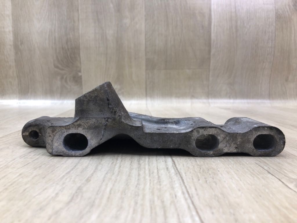 123130P060 | Кронштейн двигуна прав. TOYOTA VENZA 09-16 - Фото 5